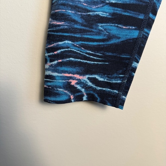 Tuff Athletics Blue/Black Abstract Psychedelic Yoga Cropped Leggings Size Small - Picture 2 of 13